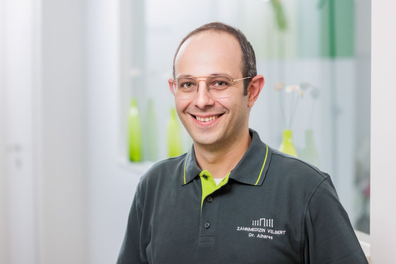 Zahnarzt Dr. Alhares - Zahnärzte - Zahnmedizin Velbert - Zahnarzt Dr. Alhares